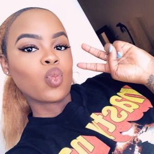 Meet your Posher, Miya